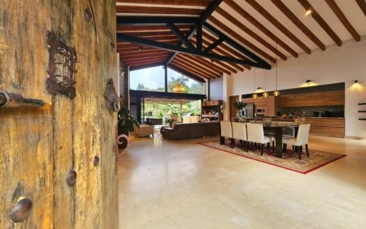 CASA EN VENTA EN ALTO DE PALMAS – ENVIGADO