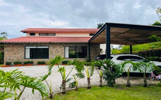 CASA CAMPESTRE EN VENTA LLANOGRANDE