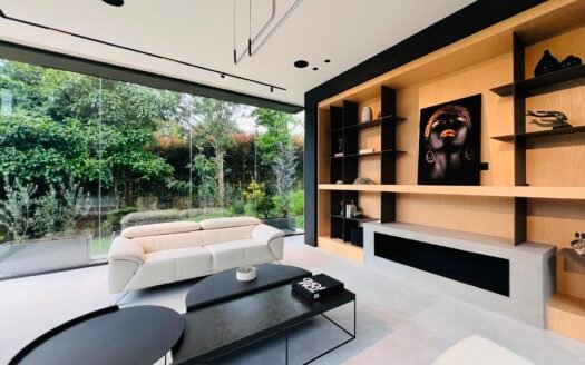 CASA DE AUTOR EN VENTA – ALTO DE PALMAS