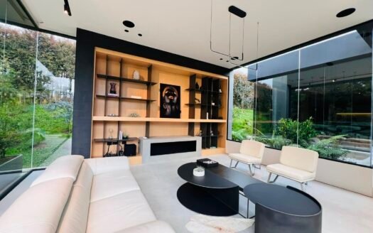 CASA DE AUTOR EN VENTA – ALTO DE PALMAS