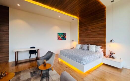 HERMOSA CASA EN VENTA EN EL ALTO DE LAS PALMAS – MEDELLIN